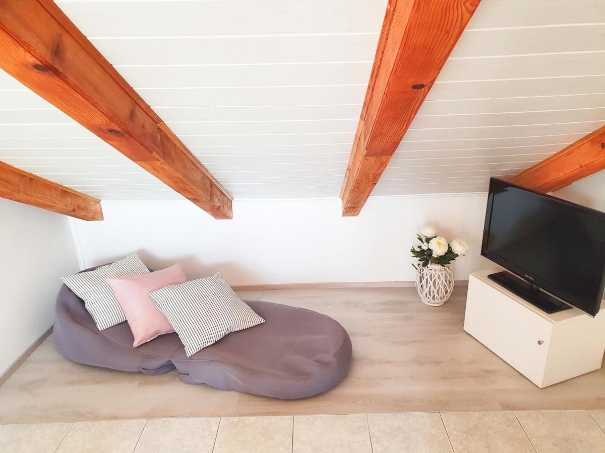 Breathtaking Seaview App Barac On Separated Floor Crikvenica Eksteriør billede